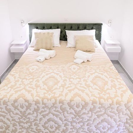 Luxury Rooms Green And Gold Split Exterior foto