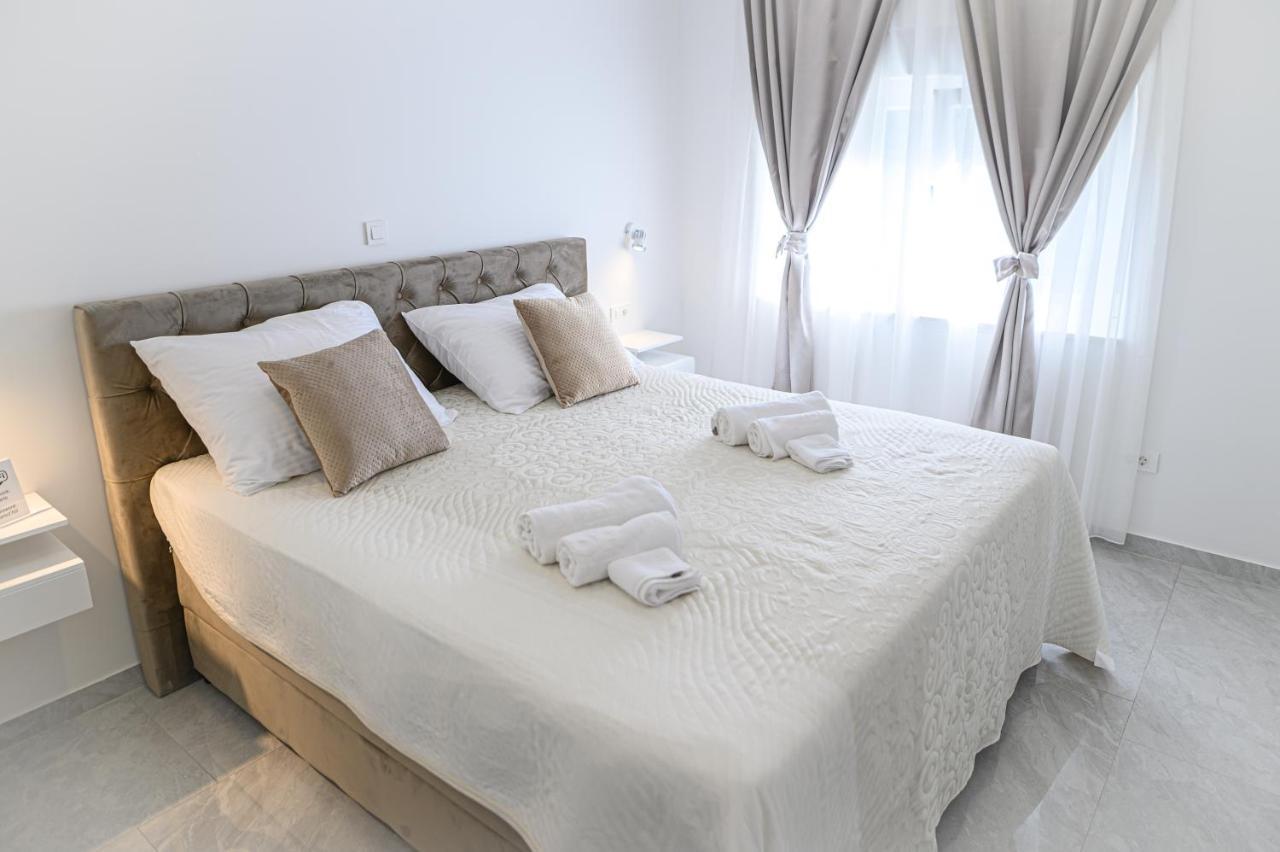 Luxury Rooms Green And Gold Split Exterior foto
